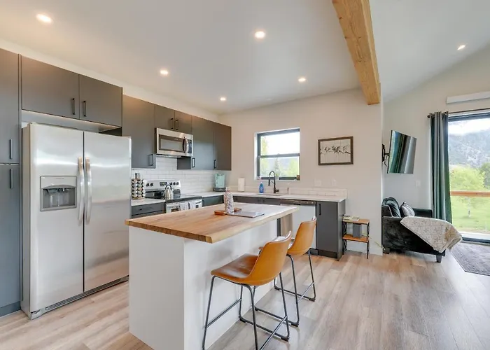 Quiet Hideaway W/ Panoramic Mountain Views! * Alpine