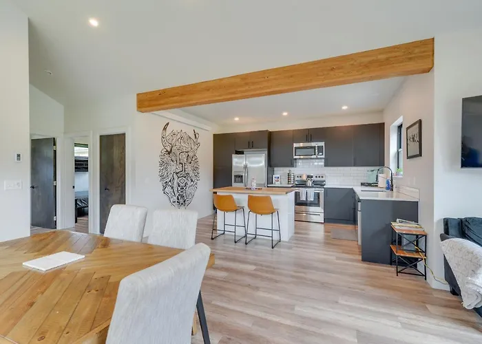 Quiet Hideaway W/ Panoramic Mountain Views!