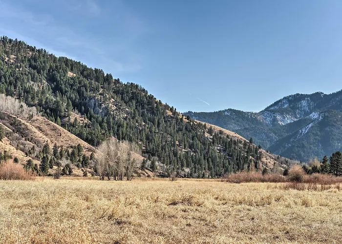 Quiet Hideaway W/ Panoramic Mountain Views!